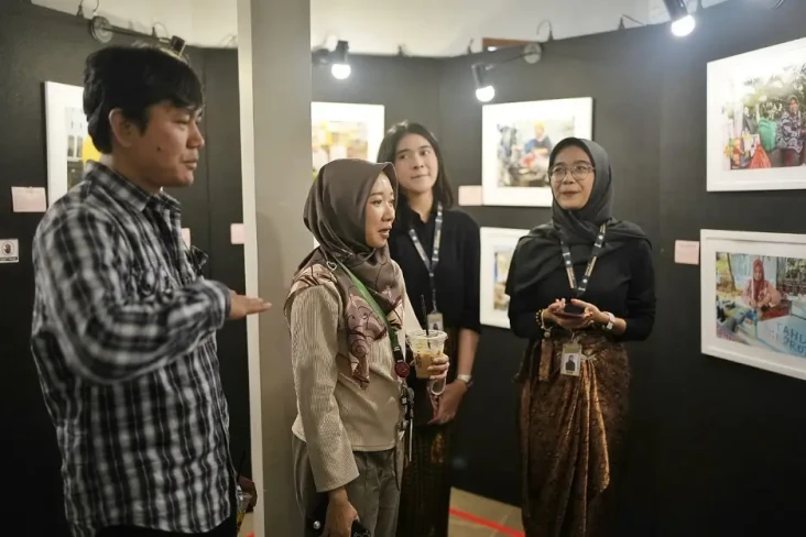 Angkat Perjuangan Perempuan,...