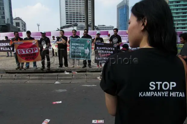 Respons Kampanye Negatif,...