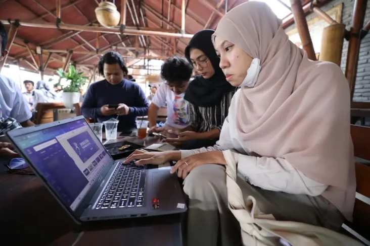 Ganjar Creasi Gelar...