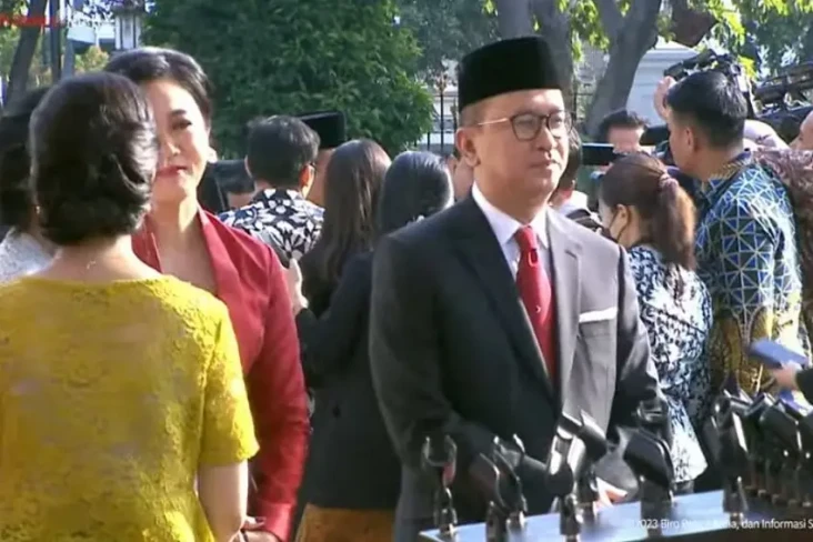 Reshuffle Kabinet, Budi...