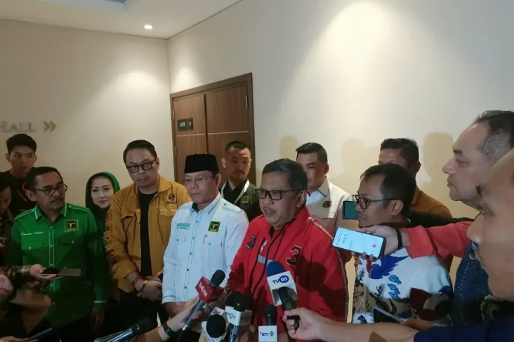 Hasto Sebut Pembentukan...