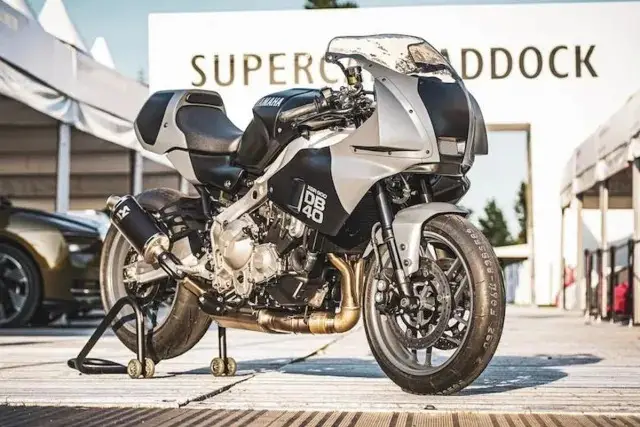 Yamaha Kenalkan Motor...