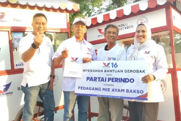 Bagikan Gerobak Perindo,...