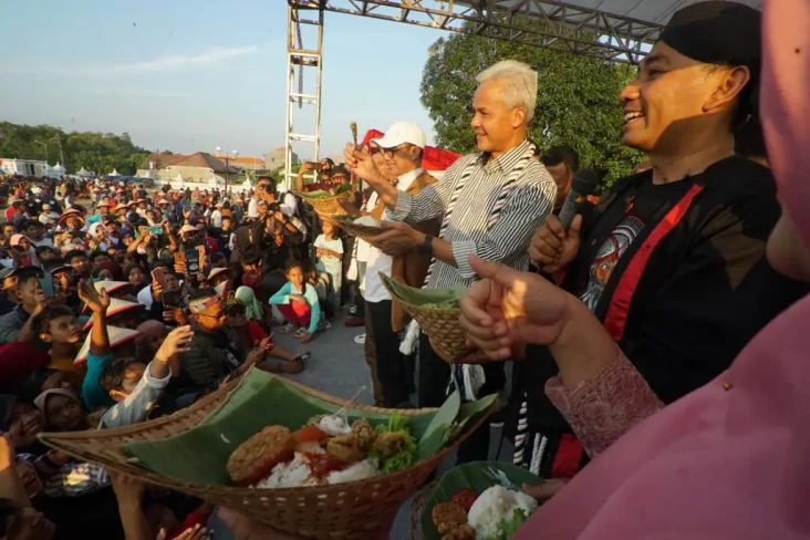 Disambut Warga Ngawi,...