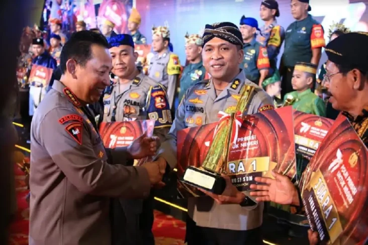 Gagas Polisi Santri,...