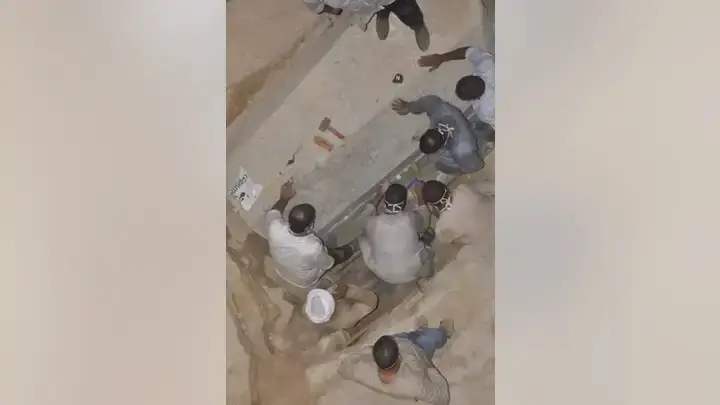 Penuh Kutukan, Sarkofagus...