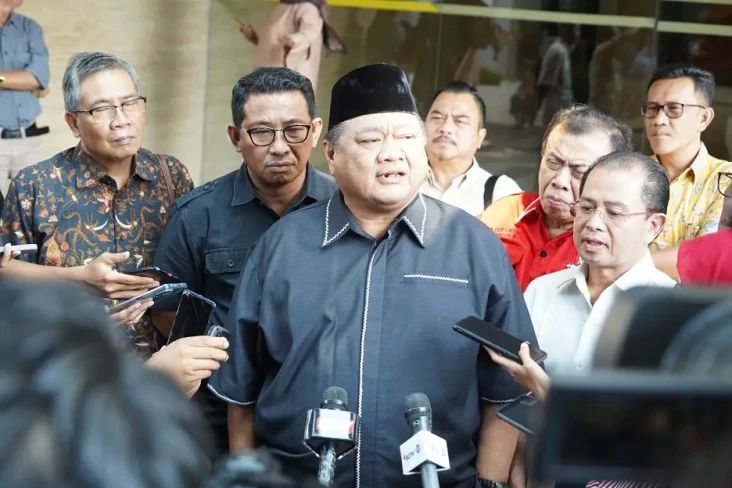 Bantah Ingin Turunkan...