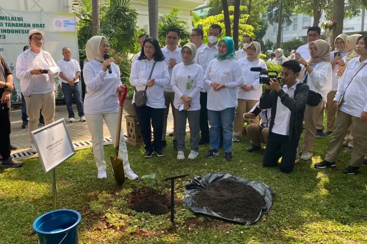 Jaga Lingkungan Hidup,...