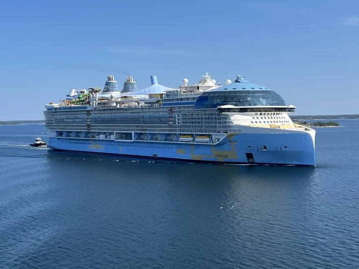 Icon of The Seas Kapal...