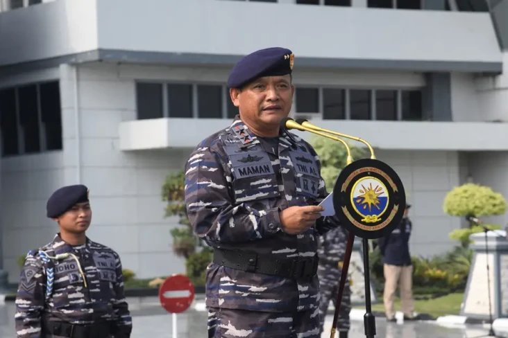 Mutasi TNI: Letjen Sabrar...