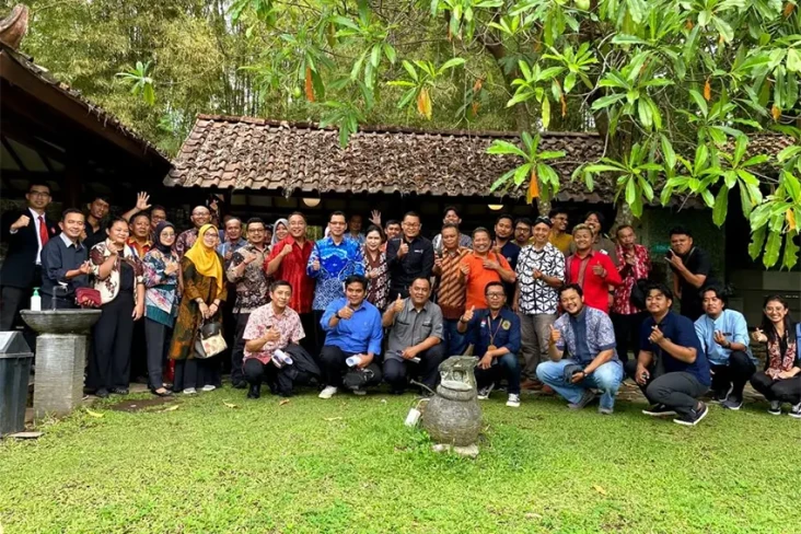 Melalui Sadar Wisata,...