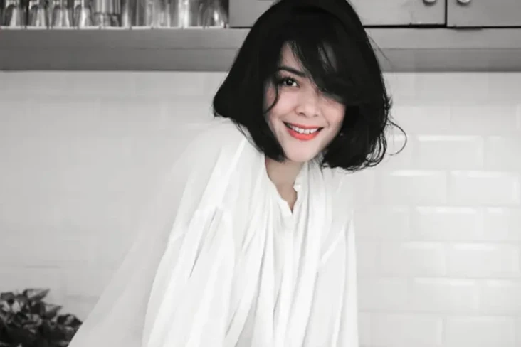 Profil Lulu Tobing,...