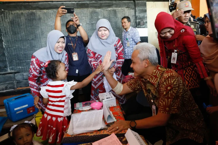 Ganjar Minta Bidan di...