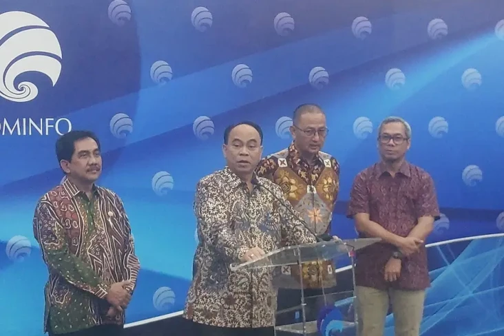 Menkominfo Budi Arie...