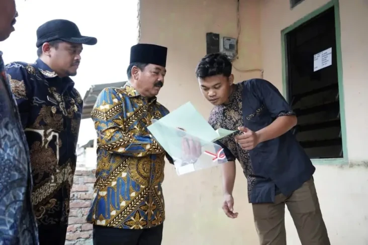 Serahkan Sertifikat...