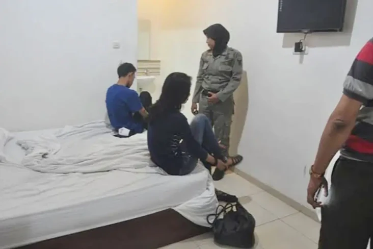 Parah! Pamit Berziarah,...