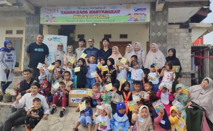Terima Donasi Buku dari...
