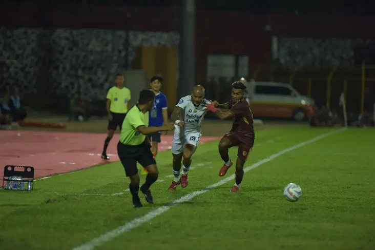 PSM Bombardir Gawang...