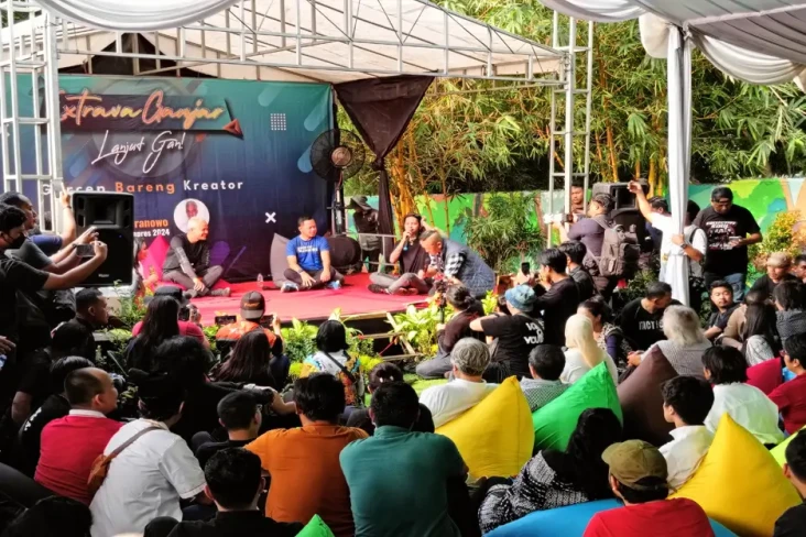 Dengar Curhat Konten...