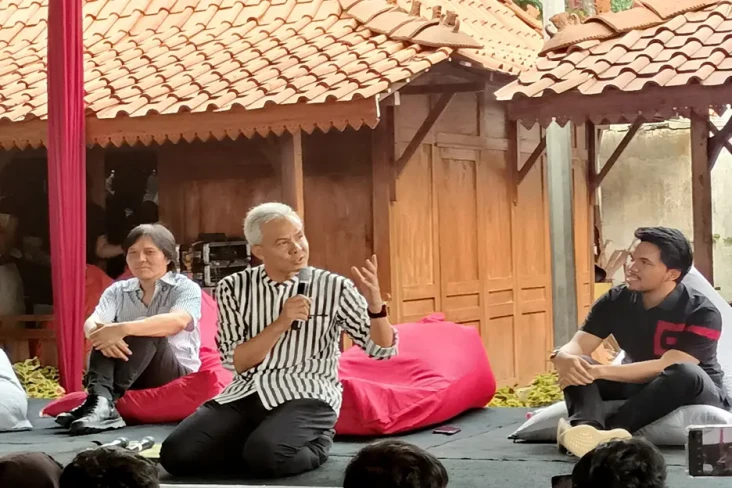 Ganjar Ajak Gen Z di...