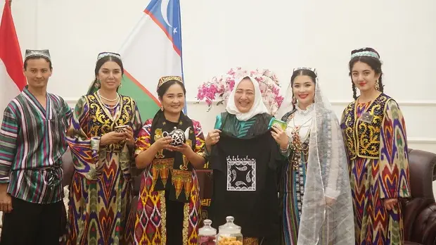 Bupati Bojonegoro Sambut...