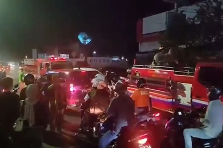 Kebakaran di Lantai...