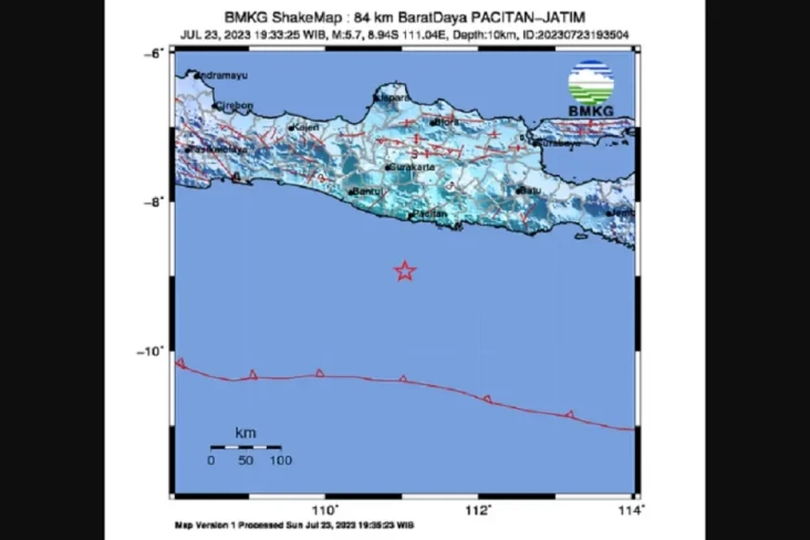 Diguncang Gempa M5,7...