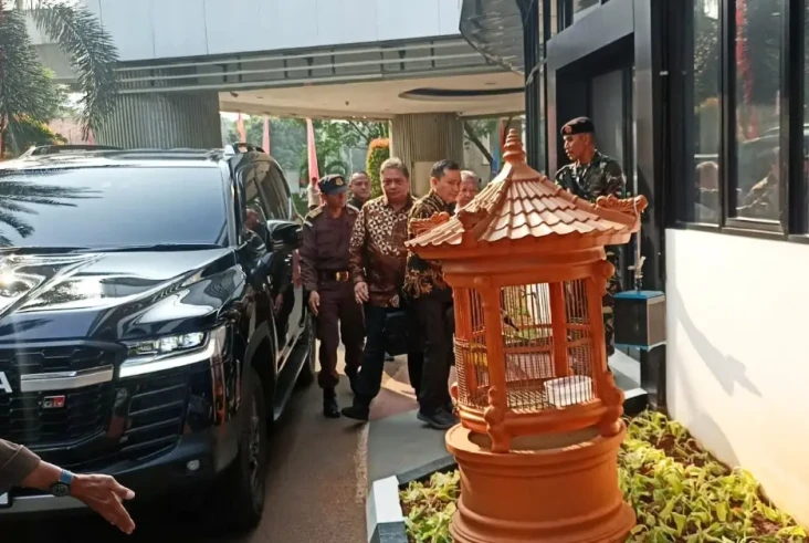 Penuhi Panggilan Kejagung,...