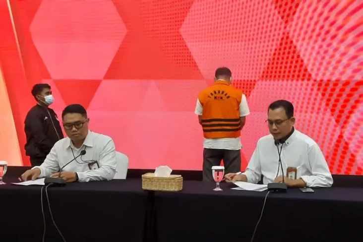 KPK Kembali Menahan...