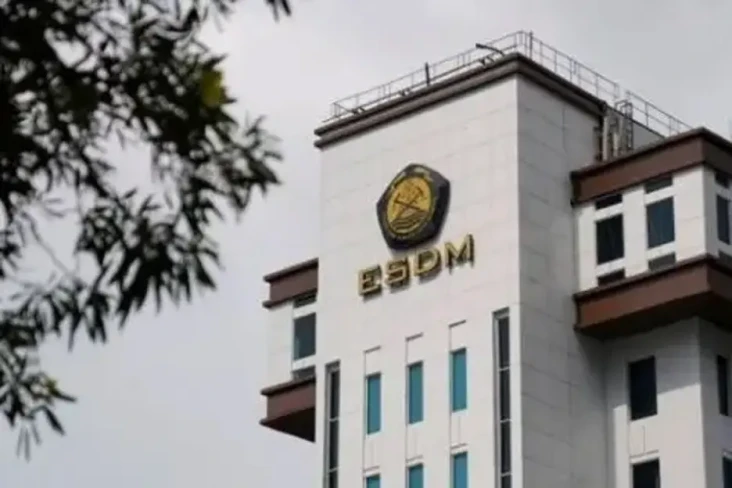 2 Pejabat ESDM Ditetapkan...