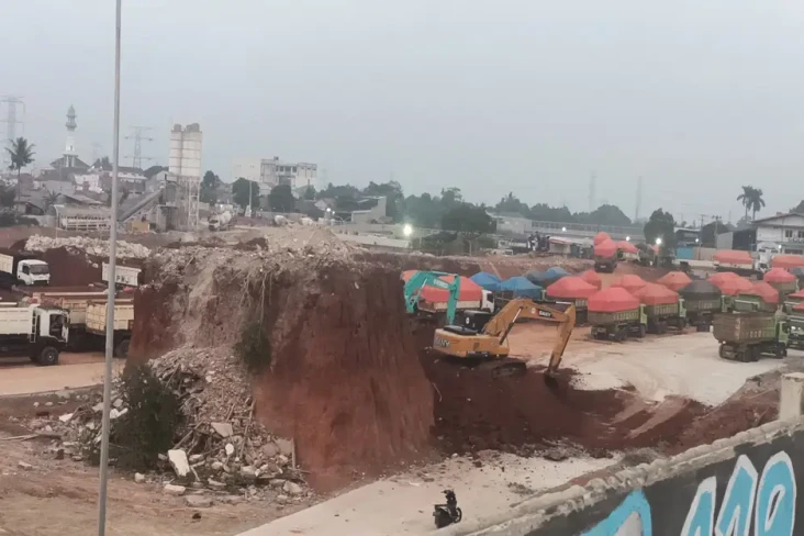 Rumah Viral di Gundukan...
