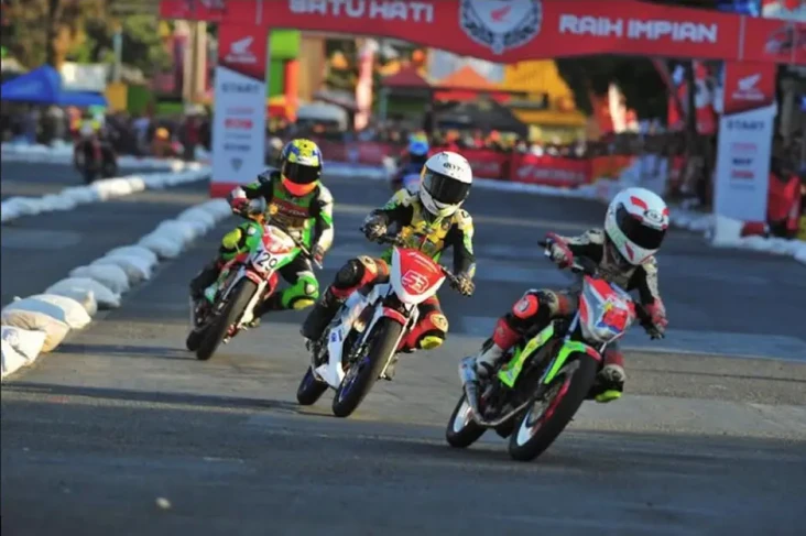 Pecinta Balap Tanah...