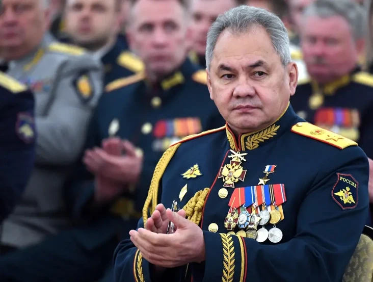 Menteri Pertahanan Rusia...