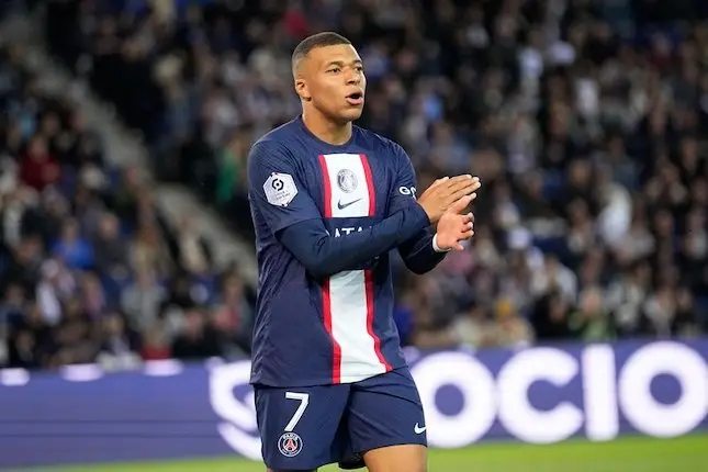 Kylian Mbappe Tolak...