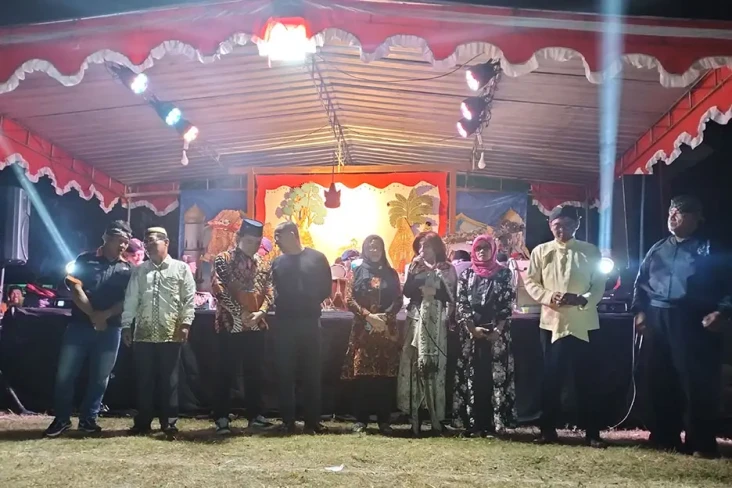 Gelar Wayang Kulit,...