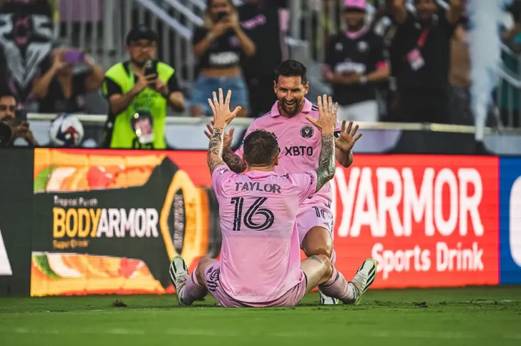 Lionel Messi Cetak Brace,...