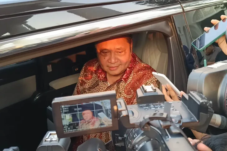 Airlangga Bertemu Jokowi...