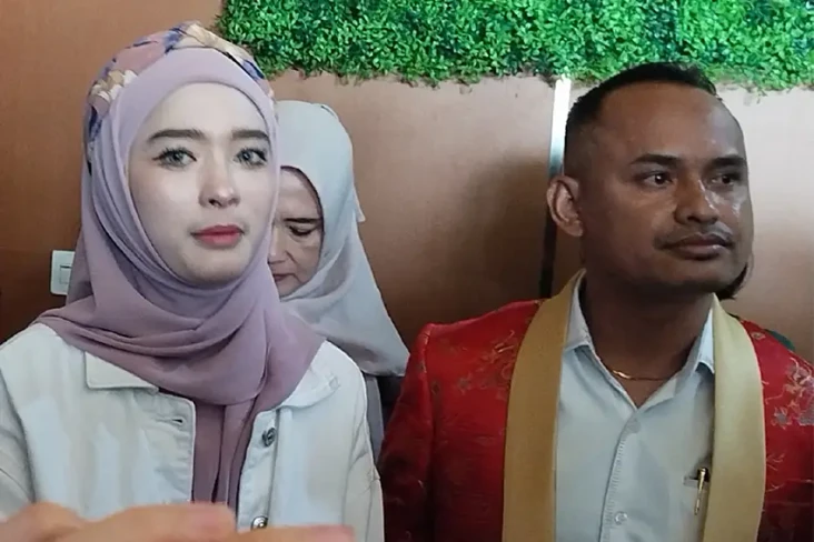 Ingin Segera Cerai,...