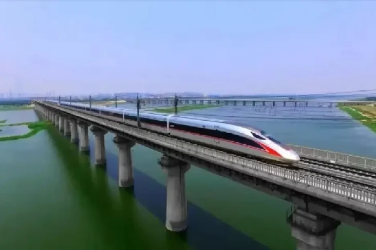 Kereta Cepat Jakarta-Surbaya...