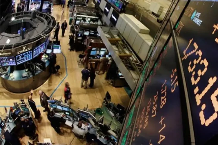 Wall Street Tergelincir...