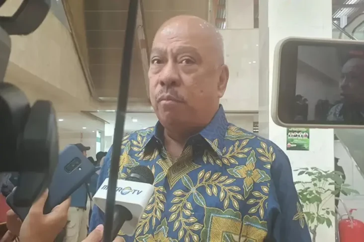 Tuntut Airlangga Mundur,...