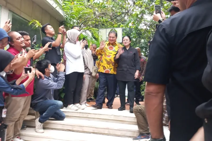 Puan Temui Airlangga,...