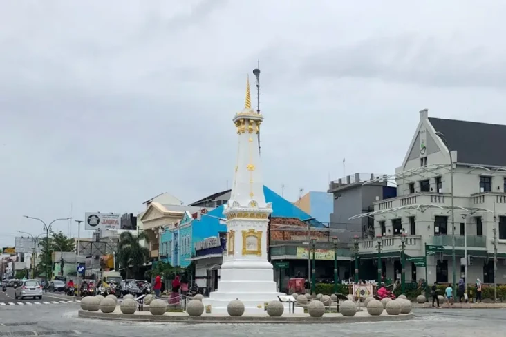 10 Provinsi dengan Rata-Rata...