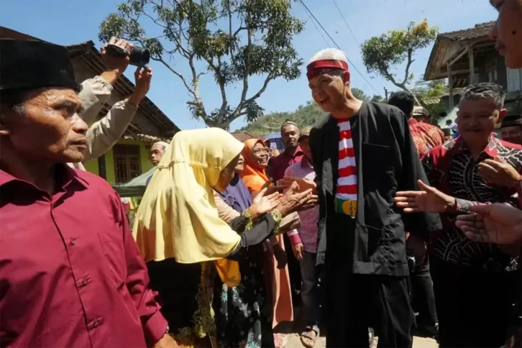 Lembaga Survei Australia:...