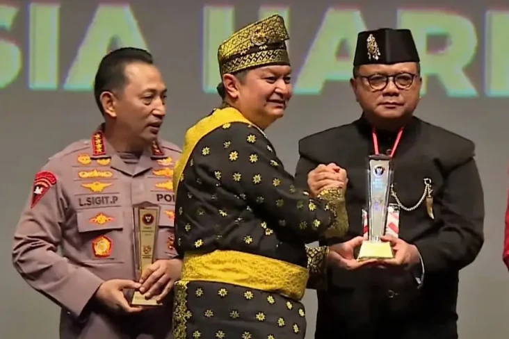 Dirjenpas dan 2 Petugas...