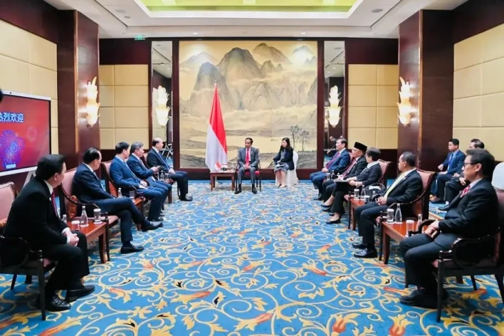 Di Depan para Pemimpin...