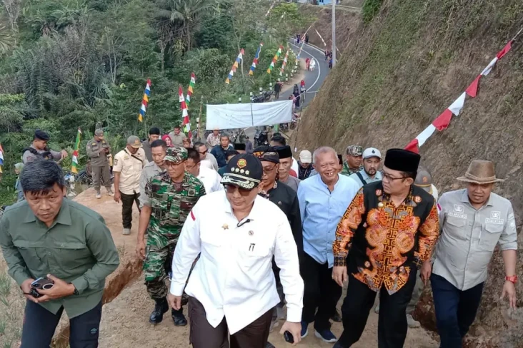 Tinjau Proyek JUT, Wamentan...