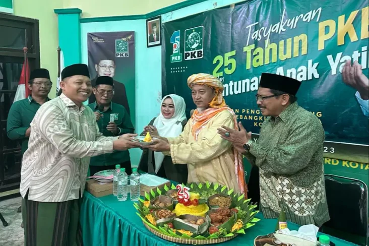 Cak Rochim dan DPC Surabaya...