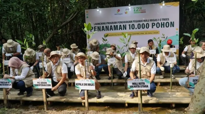 Turunkan Emisi Karbon,...