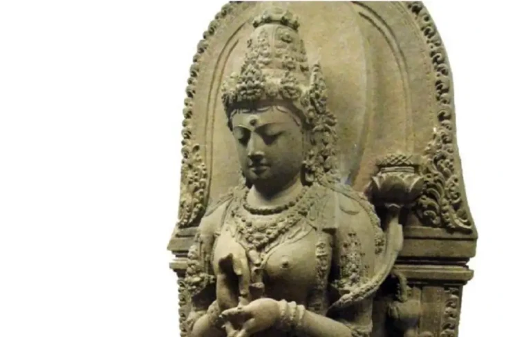 4 Fakta Gayatri Rajapatni,...